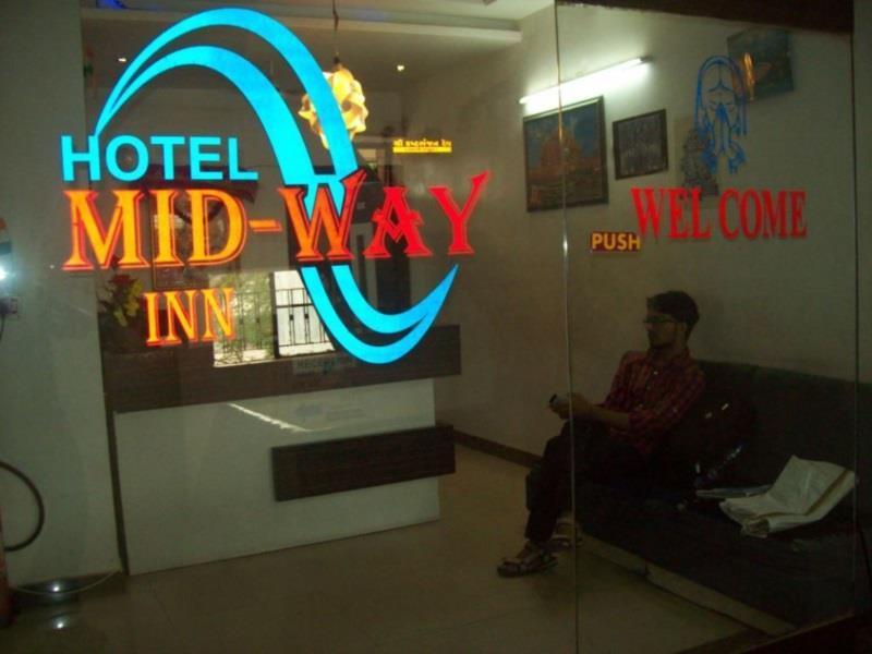 Hotel Mid - Way Inn Gandhinagar Eksteriør billede