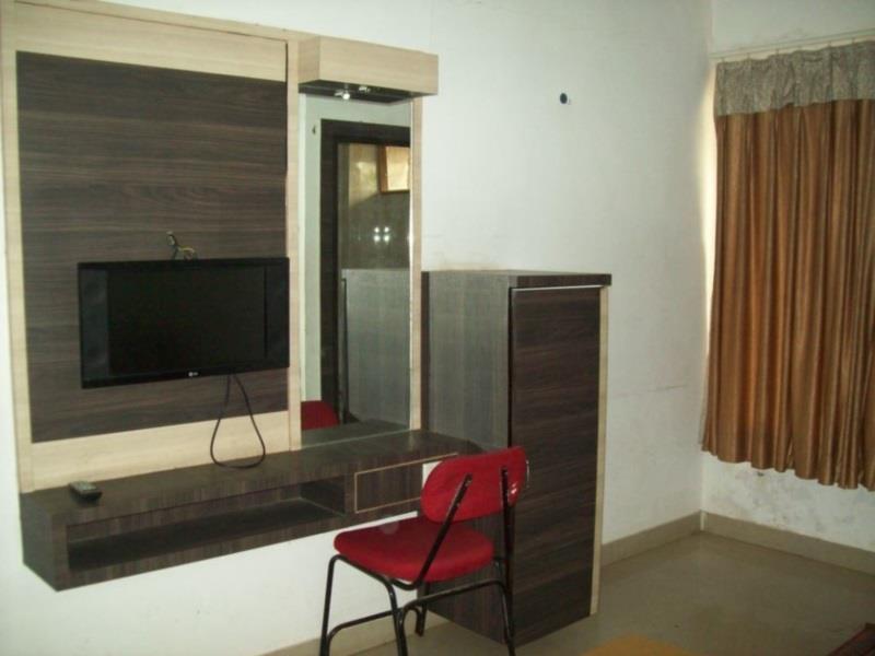 Hotel Mid - Way Inn Gandhinagar Eksteriør billede